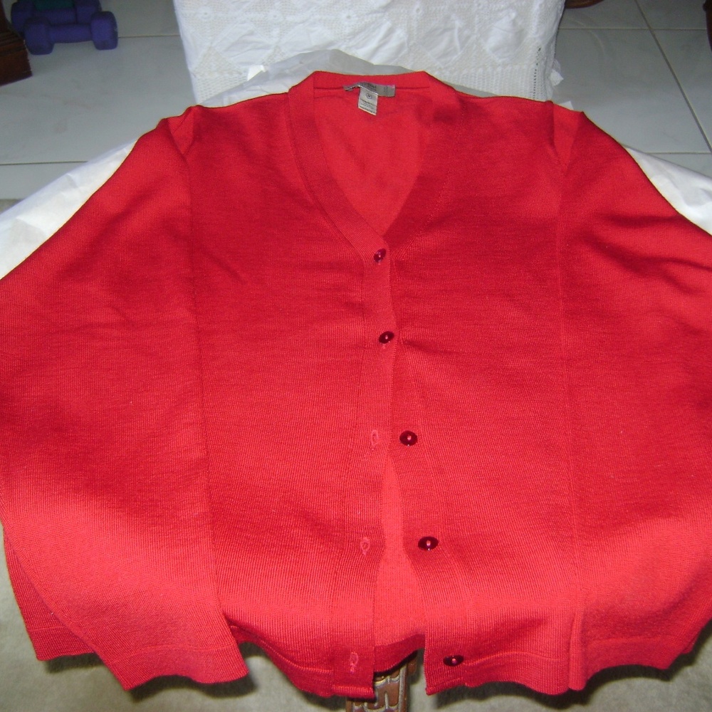 perfect conditions button up light sweater